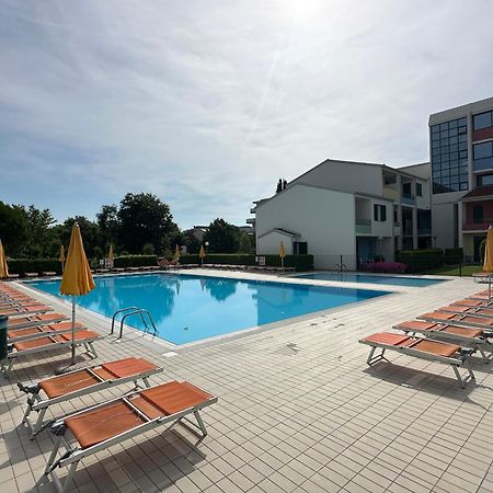 Villaggio Luna Swimmingpool- Agenzia Cocal Caorle Eksteriør billede