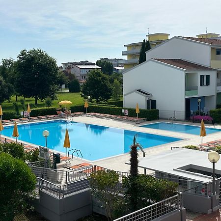Villaggio Luna Swimmingpool- Agenzia Cocal Caorle Eksteriør billede