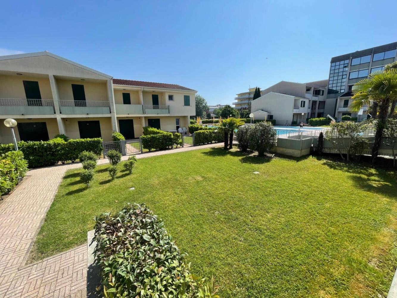 Villaggio Luna Swimmingpool- Agenzia Cocal Caorle Eksteriør billede