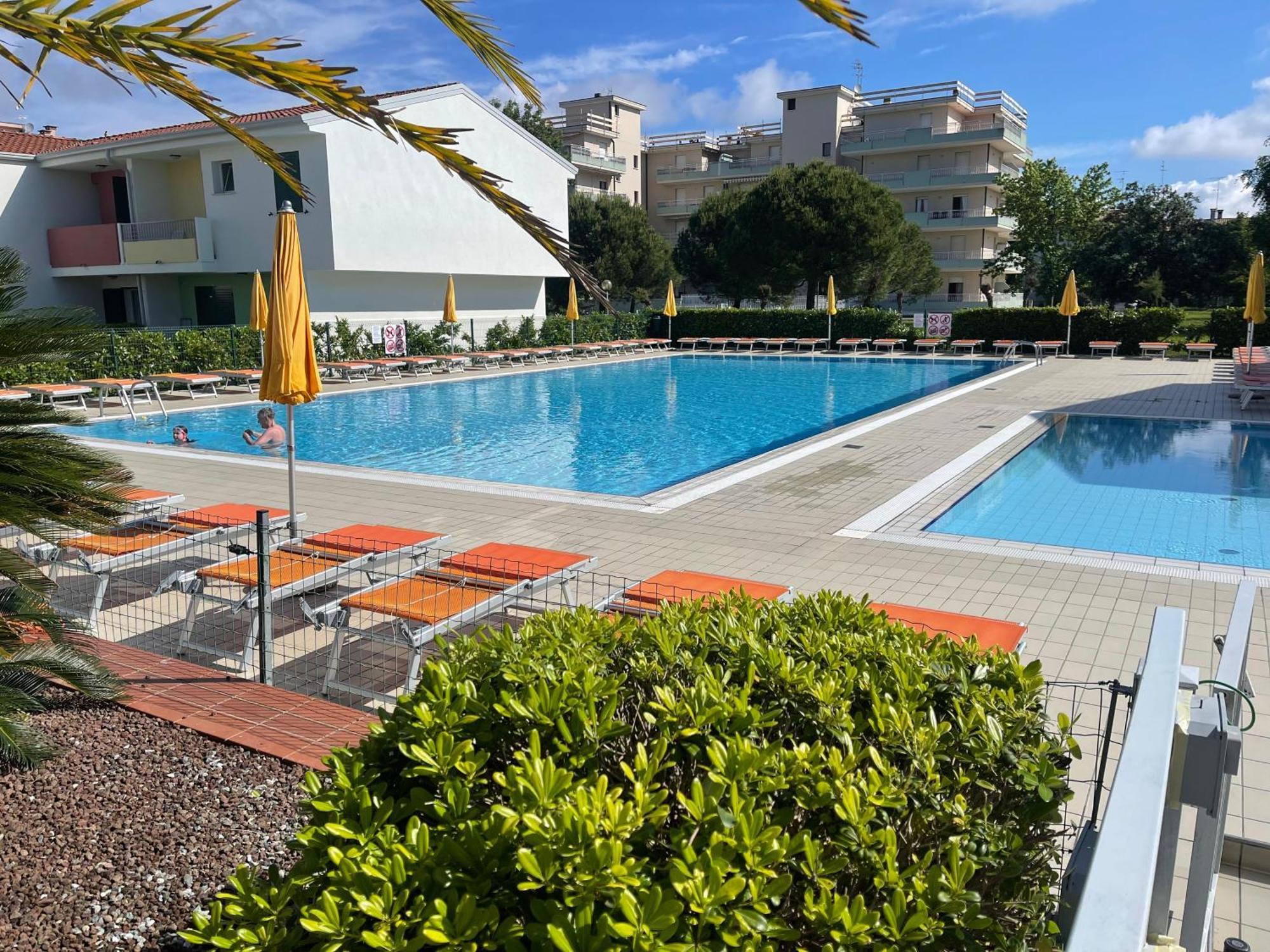 Villaggio Luna Swimmingpool- Agenzia Cocal Caorle Eksteriør billede